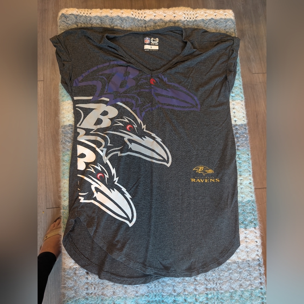 NFL Baltimore Ravens Graphic Tee Size Small Grey Heather‎ Stretchy